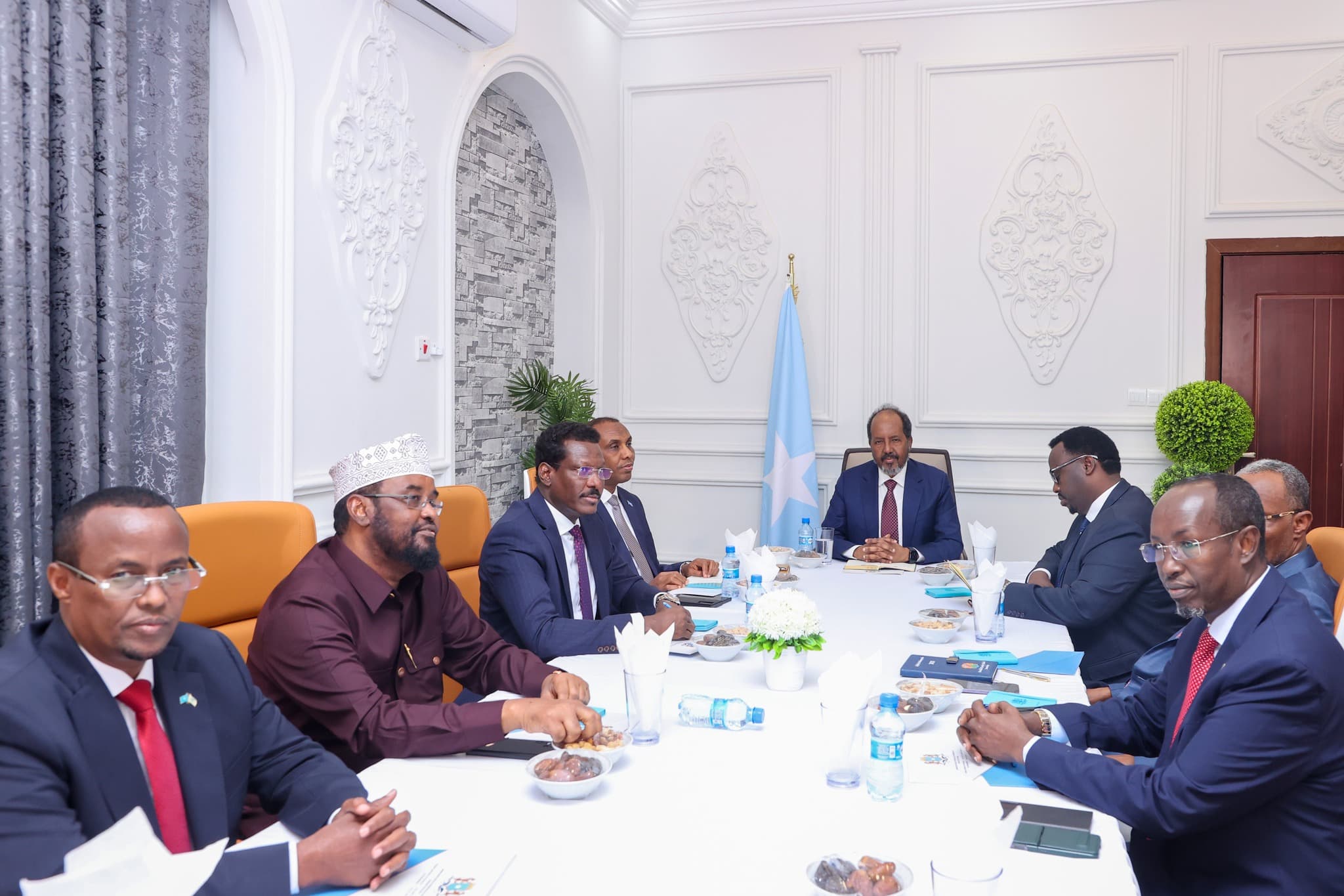Golaha Wadatashiga oo ku shiraya Dhuusamareeb