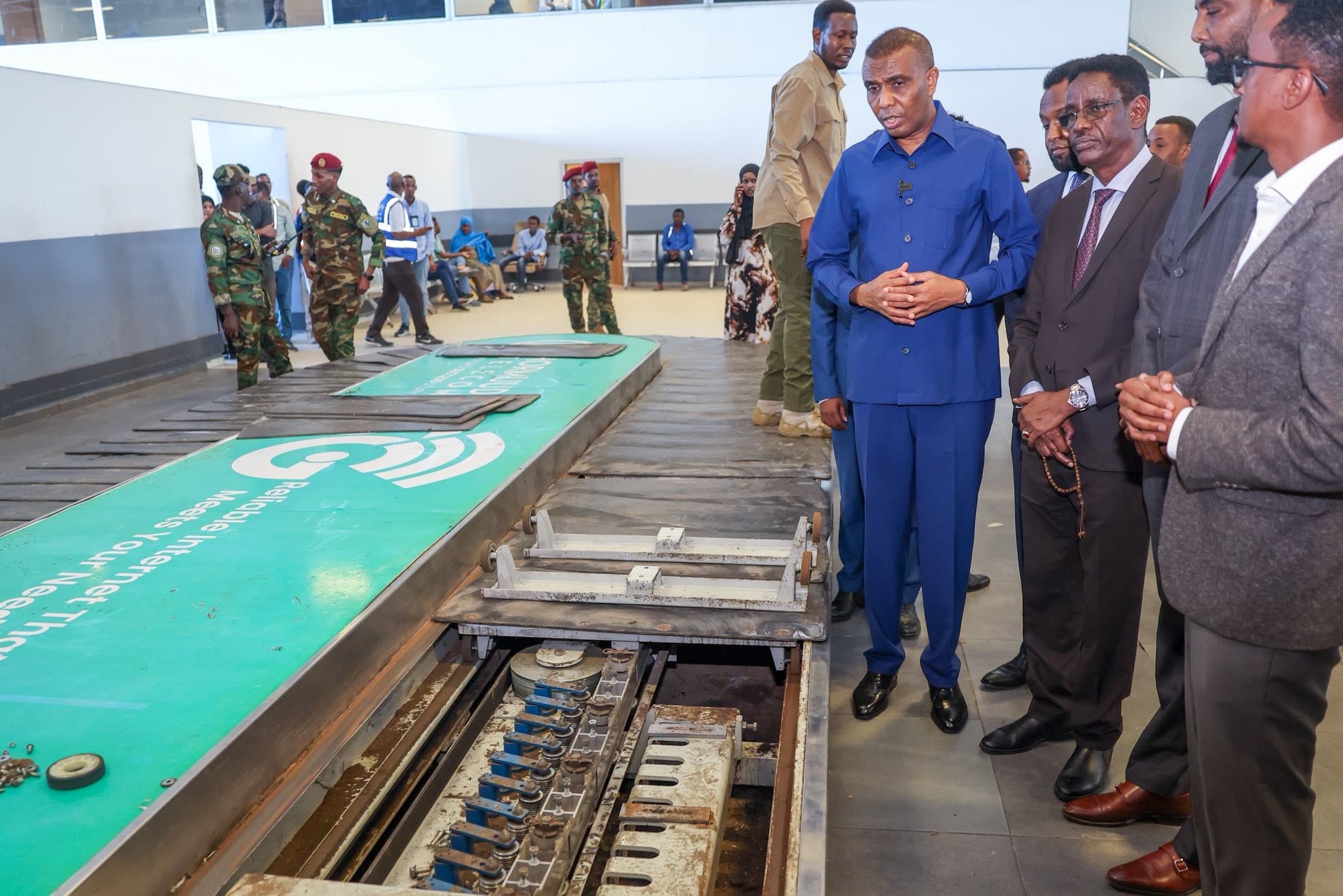 Xamse oo amray in laba Isbuuc wax looga qabto nadaafadd Garoonka Muqdisho