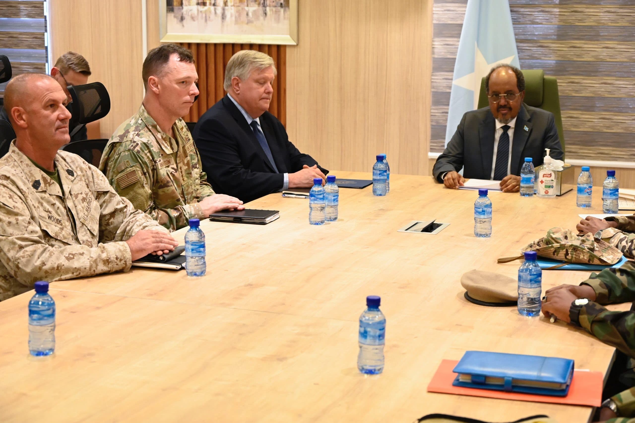 Taliyaha AFRICOM oo la kulmay Madaxda Soomaaliya iyo Midowga Afrika