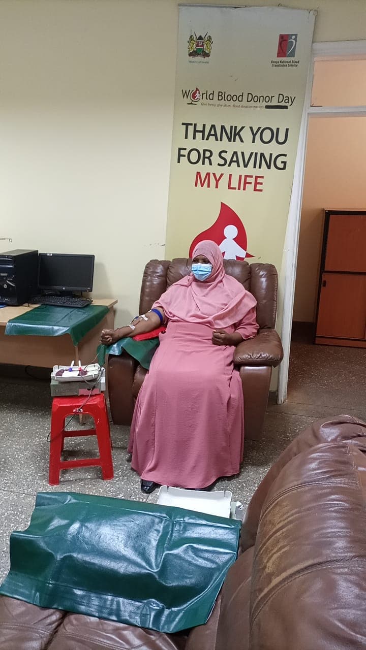 Sheekada Caa’isha: Haweeneyda ugu dhiig deeqid badan dumarka Kenya