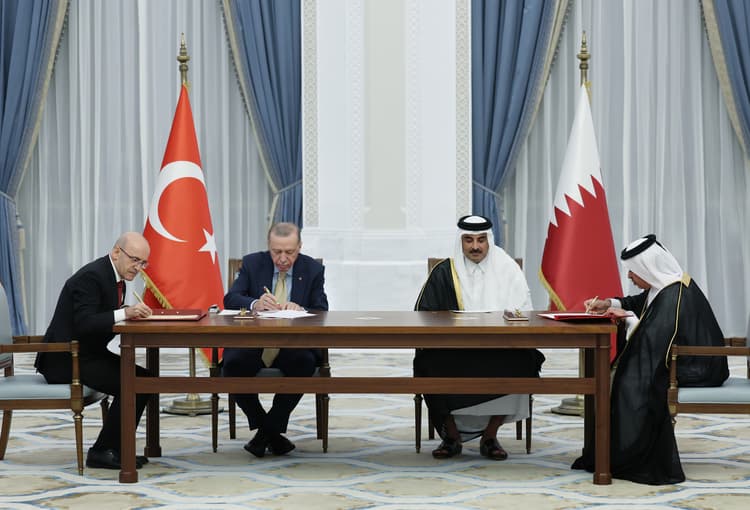 Turkiga iyo Qatar oo kala saxiixday 12 heshiis oo dhinacyo kala duwan ah
