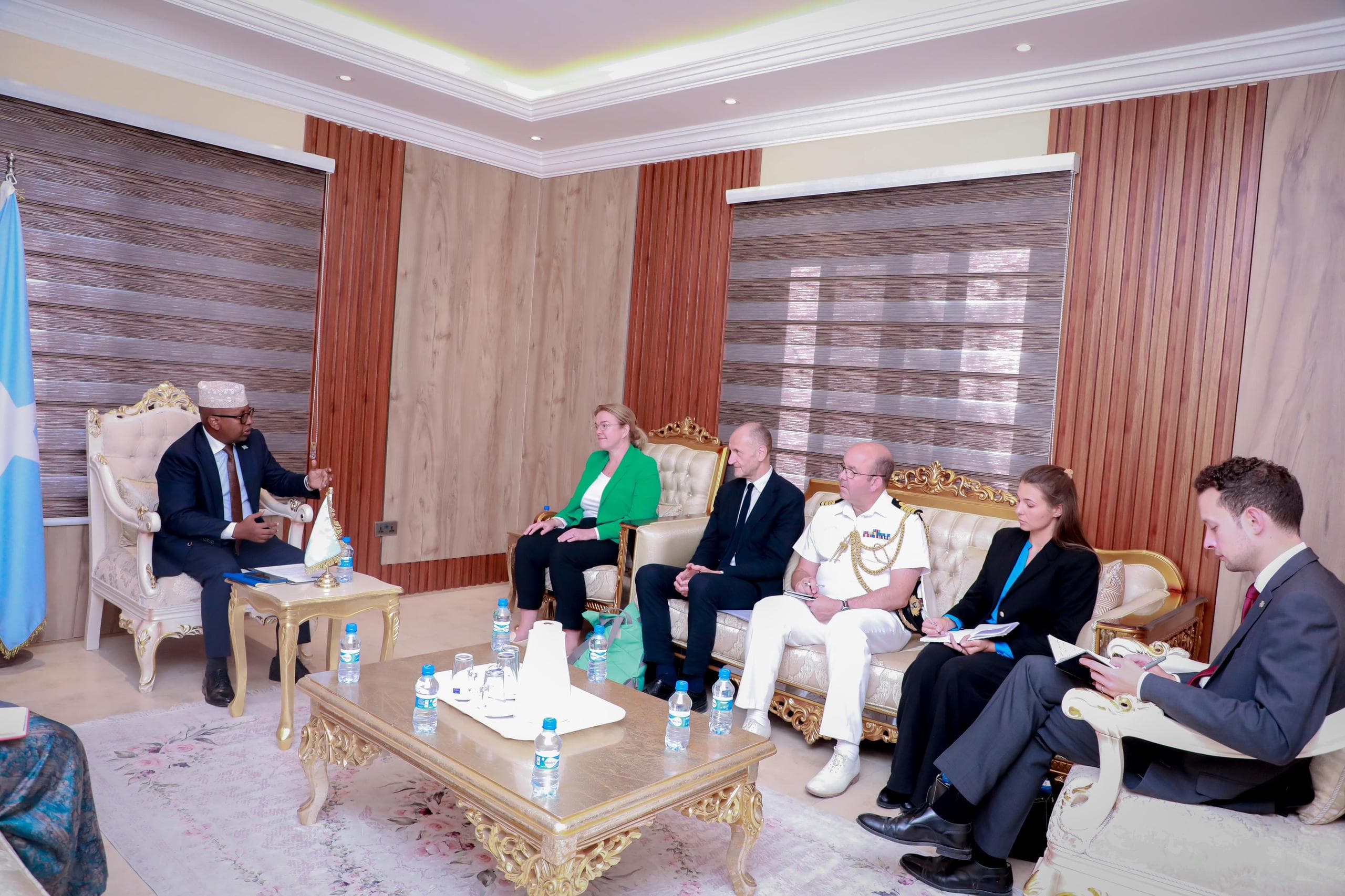 Soomaaliya iyo UK oo adkeeyay iskaashiga difaaca iyo ammaanka