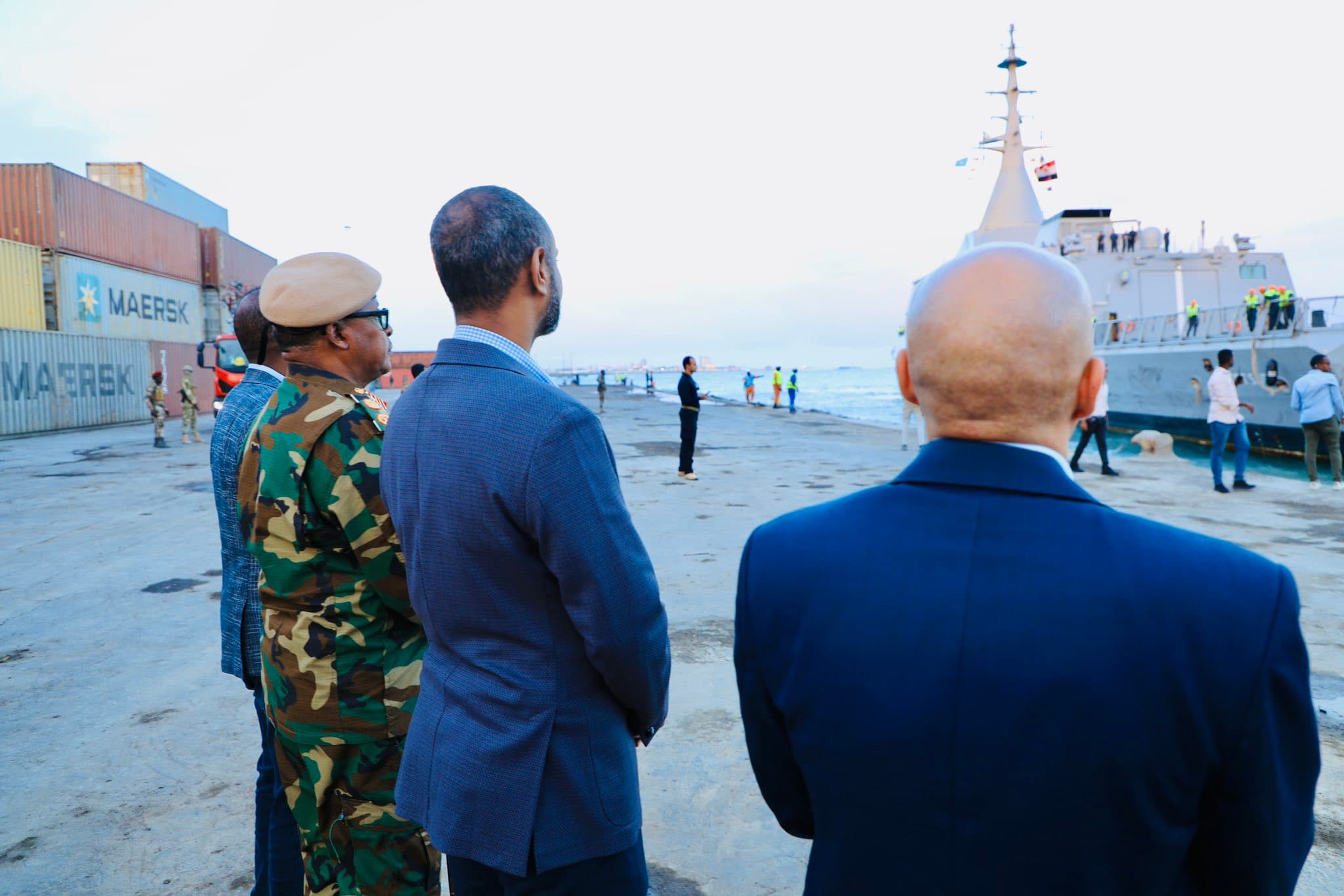 Sidee Wasiirka difaacu uga falceliyay hubka ay dowladdu ka heshay Masar?