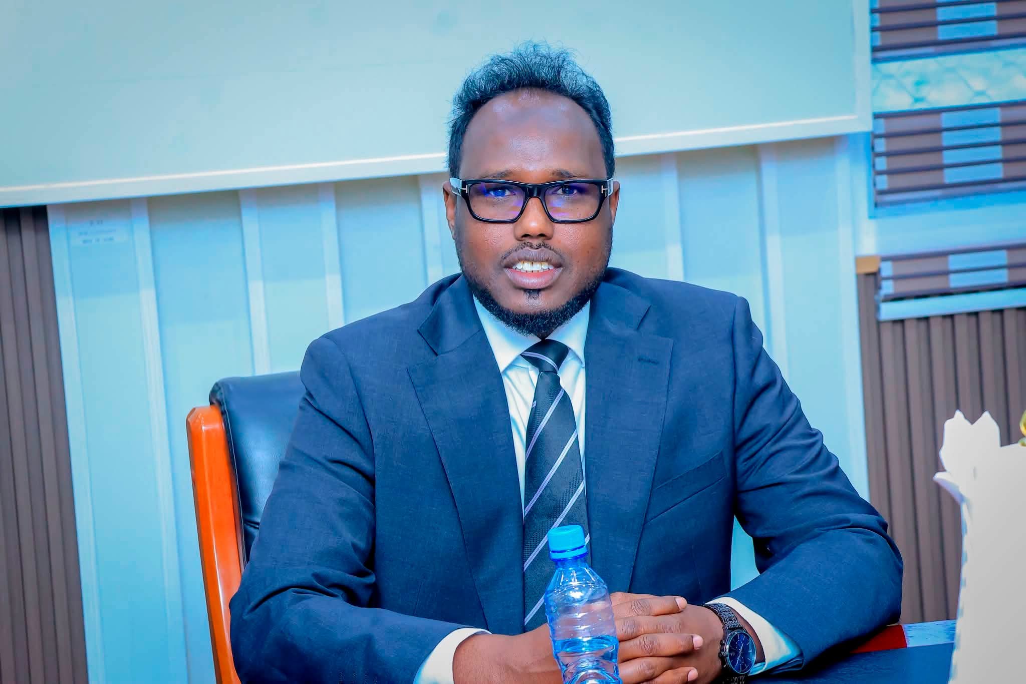 Maxaa sababay in Somaliland hakiso bixinta rukhsadaha macdanta? 