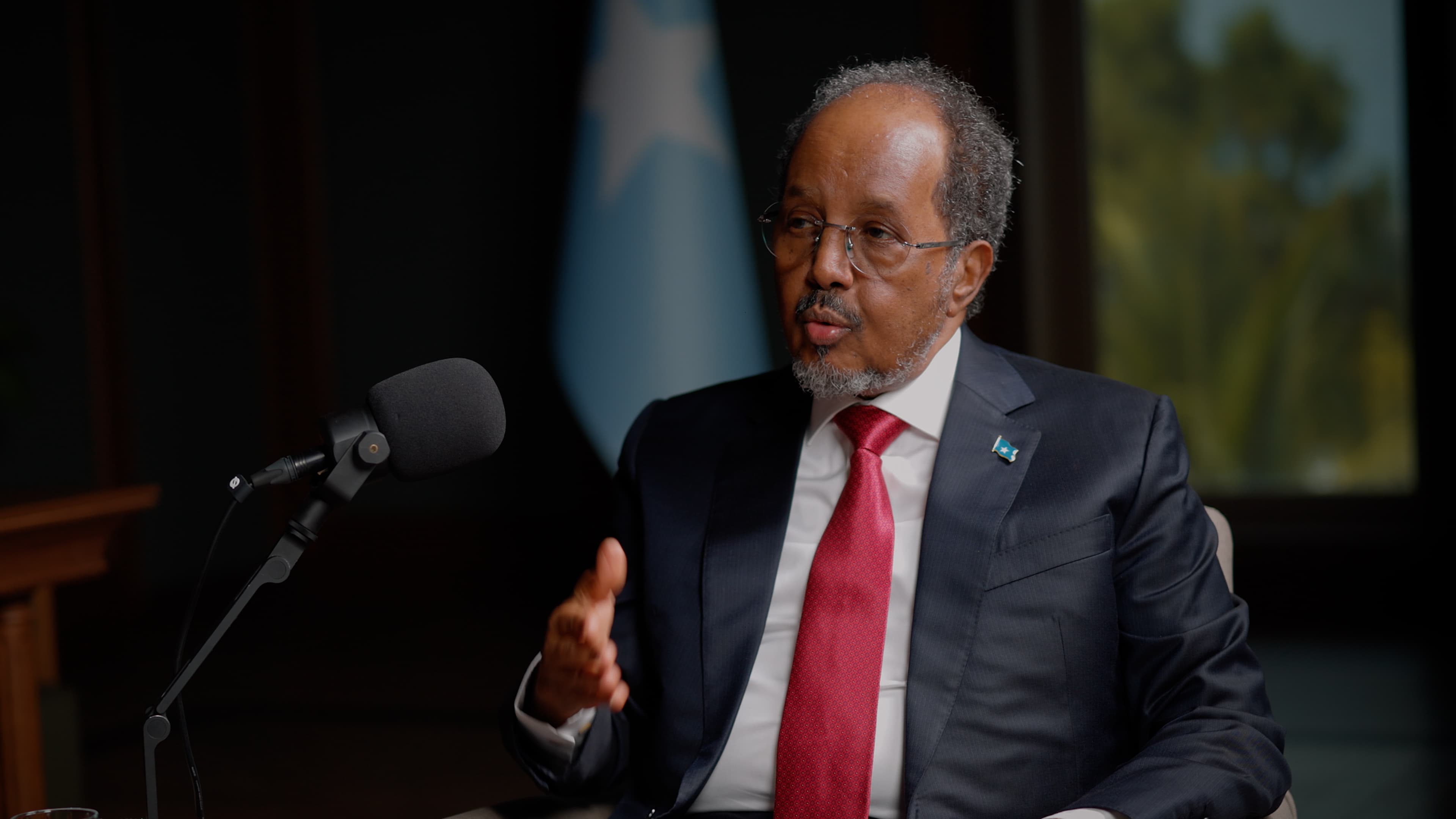Madaxweyne Xasan Sheekh oo sheegay in quwado shisheeye ku lug lahaayeen rabshadihii Muqdisho