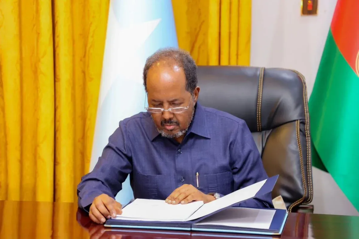 Madaxweynaha Soomaaliya oo saxiixay heshiiska AfCFTA kadib ansixintii Baarlamaanka
