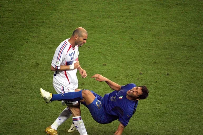 Hertintii Zidane ee Materazzi 2006