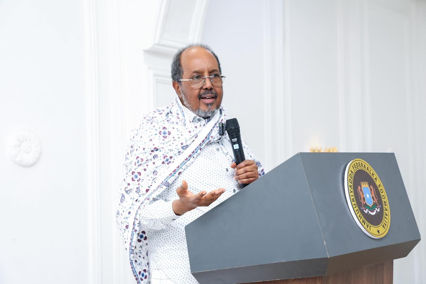 Madaxweyne Xasan oo ku adkeystay inaan dib looga laaban doonin doorashooyinka tooska ah