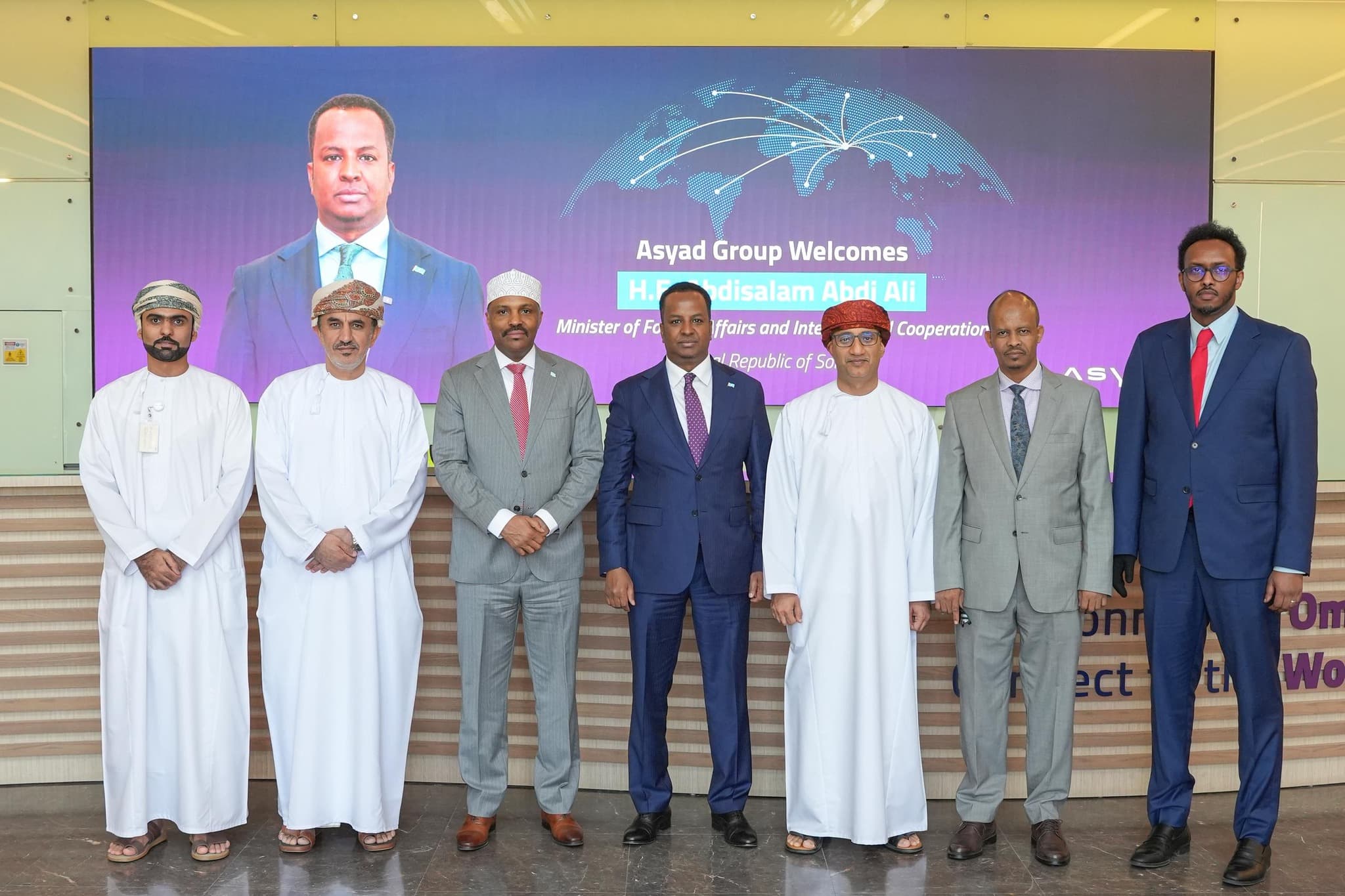 Soomaaliya iyo Cumaan oo xoojinaya iskaashiga dekedaha