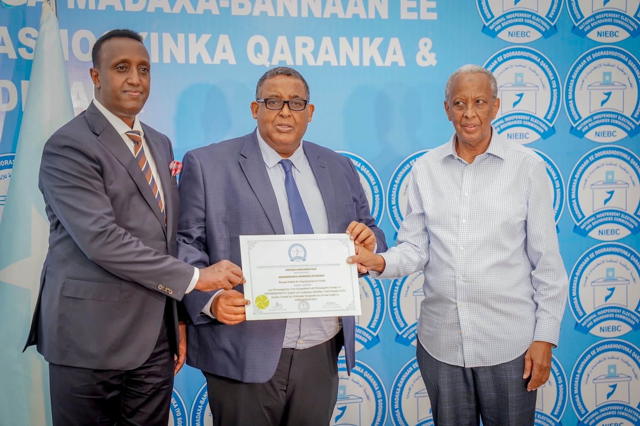 Garab Ka Mid Ah Madasha oo ku midoobay Ururro Siyaasadeed