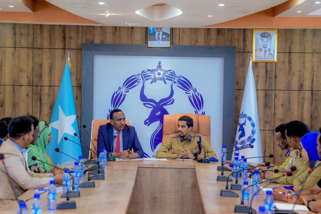 Soomaaliya iyo INTERPOL oo iska kaashanaya Amniga Socdaalka