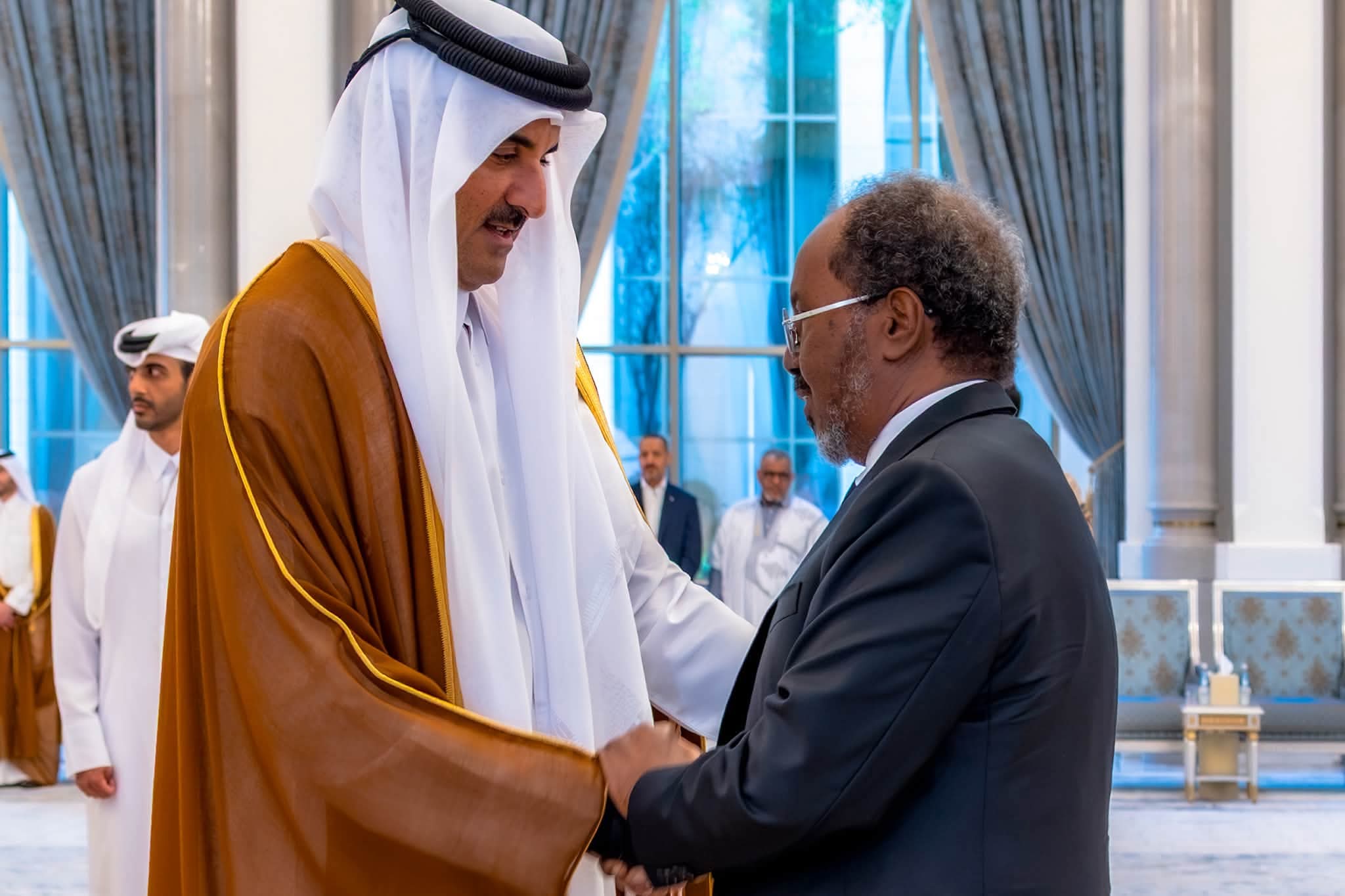 Madaxweynaha Soomaaliya oo Amiirka Qatar uga tacsiyeeyay geerida Amiirkii hore ee dalkaas