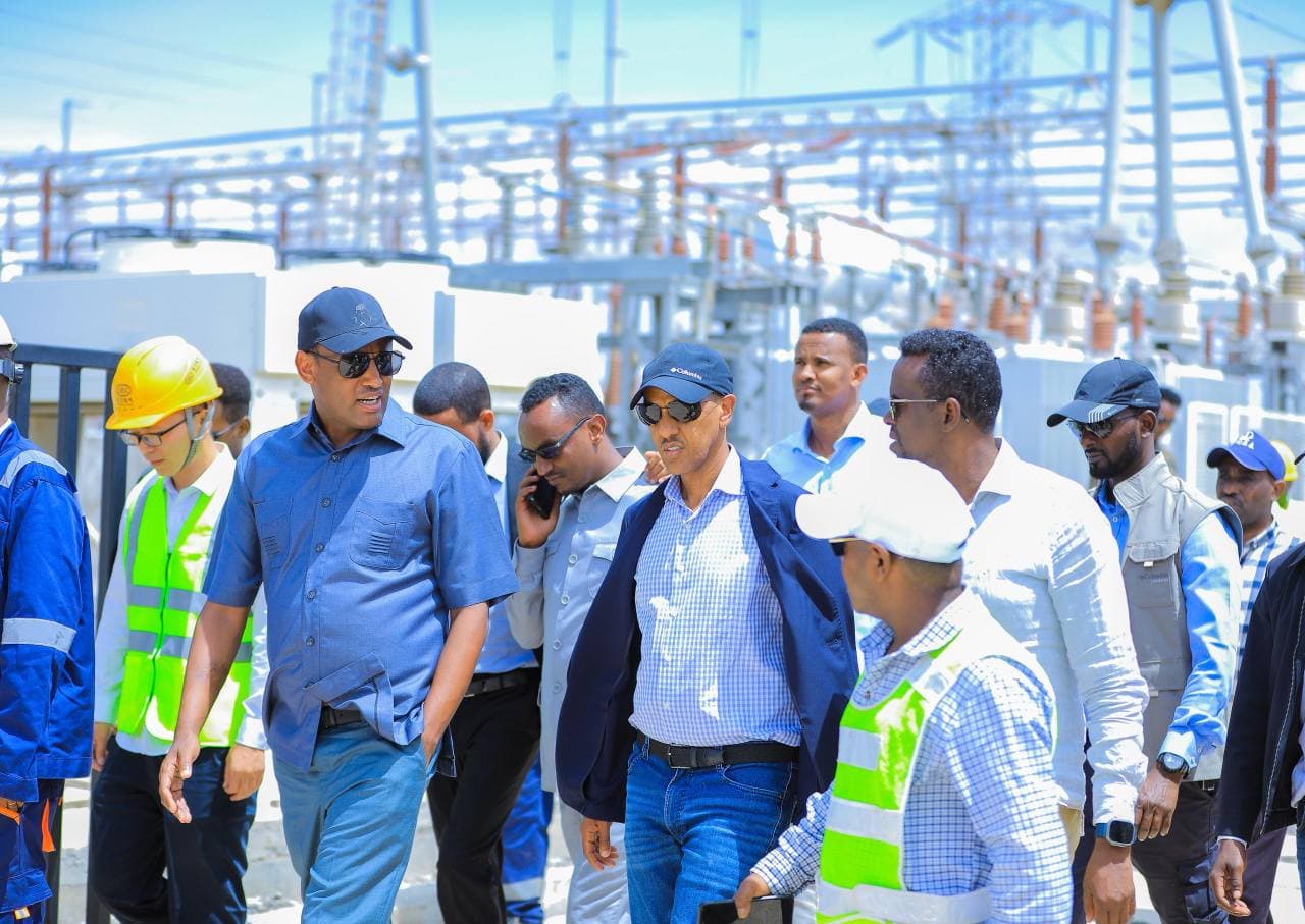 Madaxweyne Mustafe oo xarunta warshada korontada ka dhilisa dabeesha ka hirgeliyay olole dhir beeris.