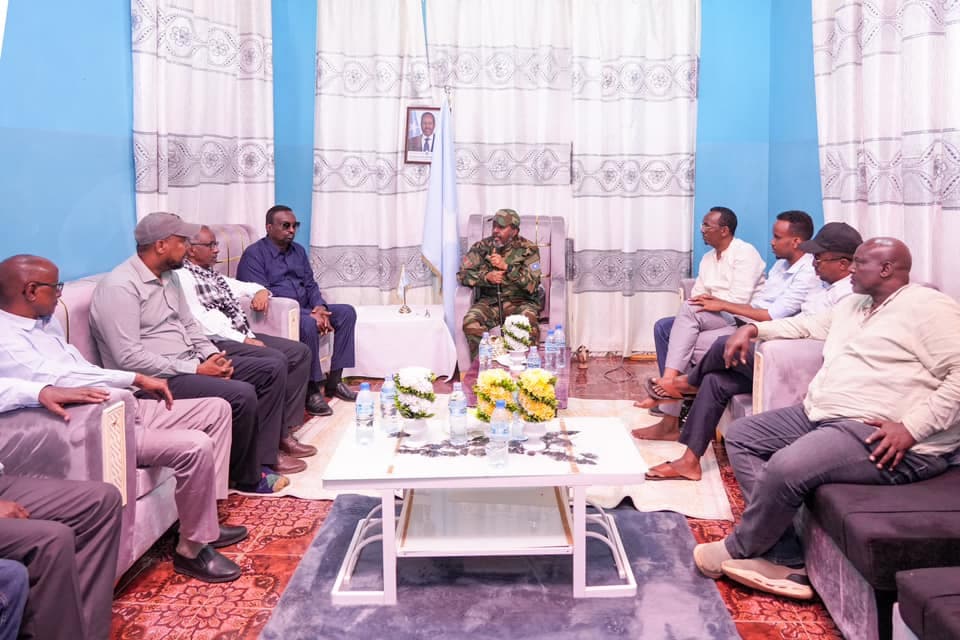 Madaxweyne Xasan oo Maxaas kula kulmay siyaasiyiin iyo odayaal dhaqameed
