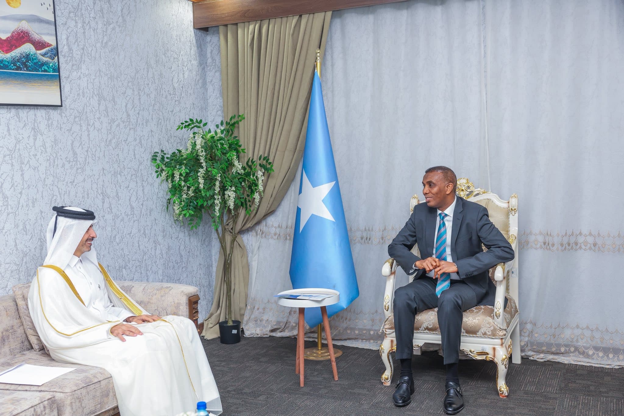 Ra’iisul Wasaaraha Soomaaliya iyo safiirka Qatar oo ka wadahadlay ka jawaabista abaarta dalka