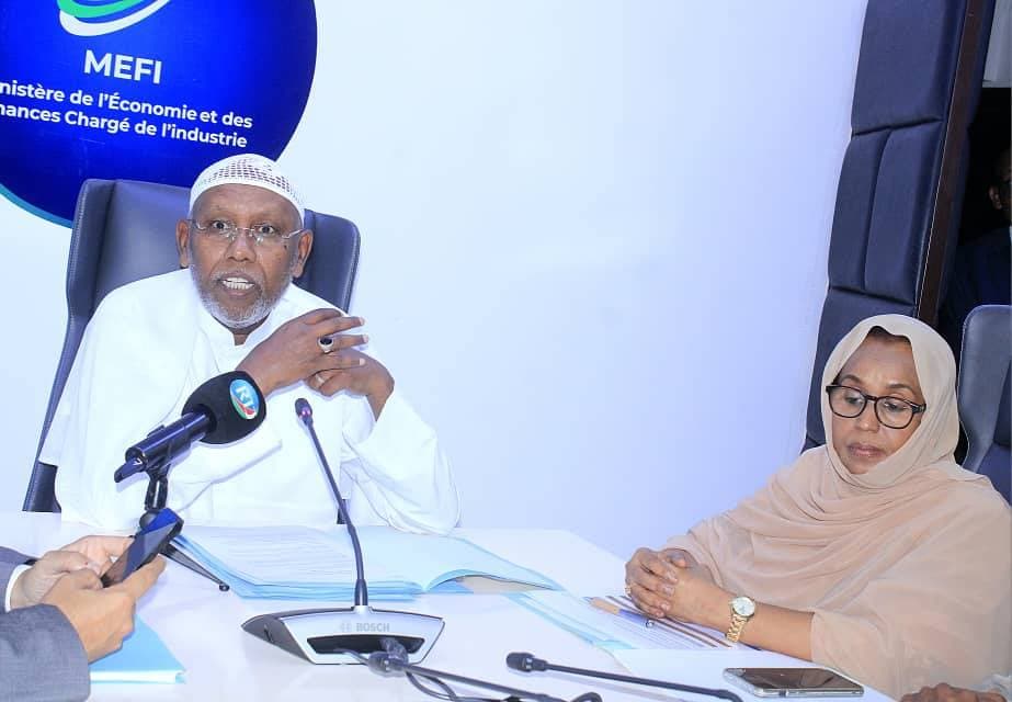 Jabuuti oo fududeysay nidaamka amaahda guryaha