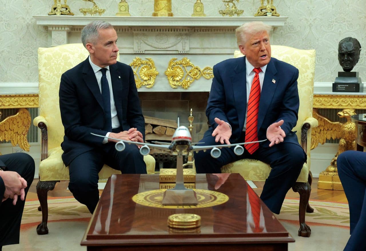 Trump oo ku dhawaaqay in Mareykanku joojinayo duqeymaha Xuutiyiinta.