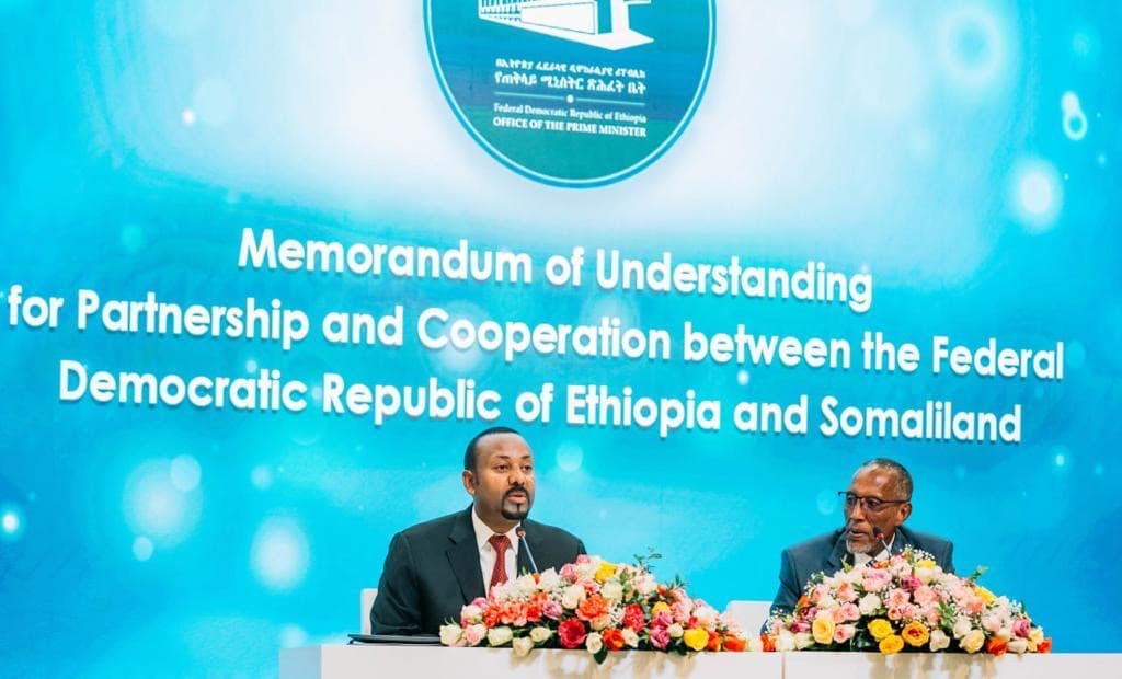 Abiy Axmed iyo Biixi oo kala saxiixday heshiis Itoobiya u ogolaanaya in ay hesho Bad