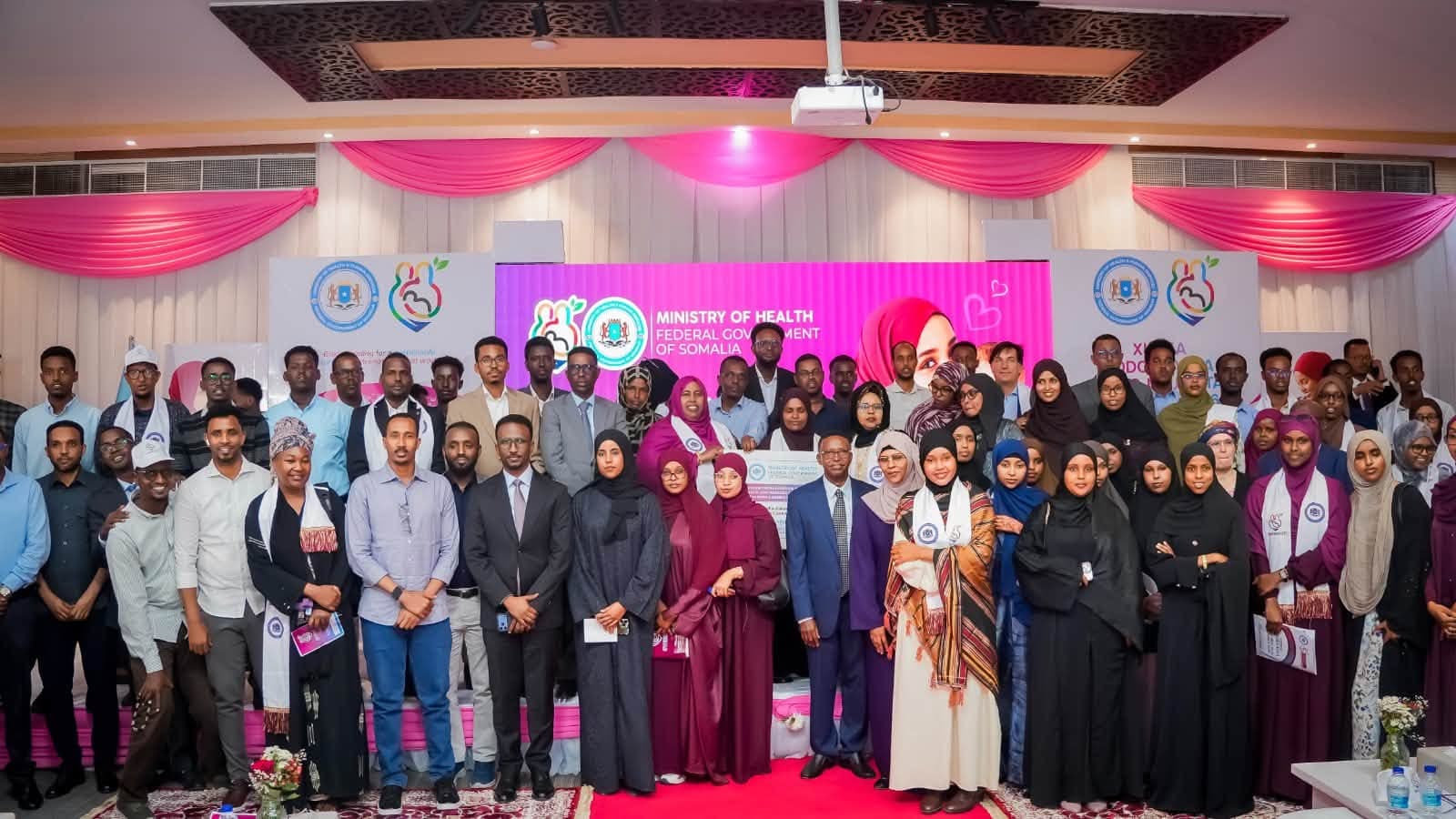 Soomaaliya oo daahfurtay xeerar lagu maamulayo beddelka caanaha naaska 