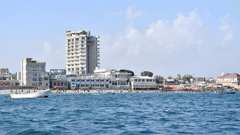 Economist: Qaraxyada ay  Shabaabku ka geysan jireen  Muqdisho oo aad hoos ugu dhacay
