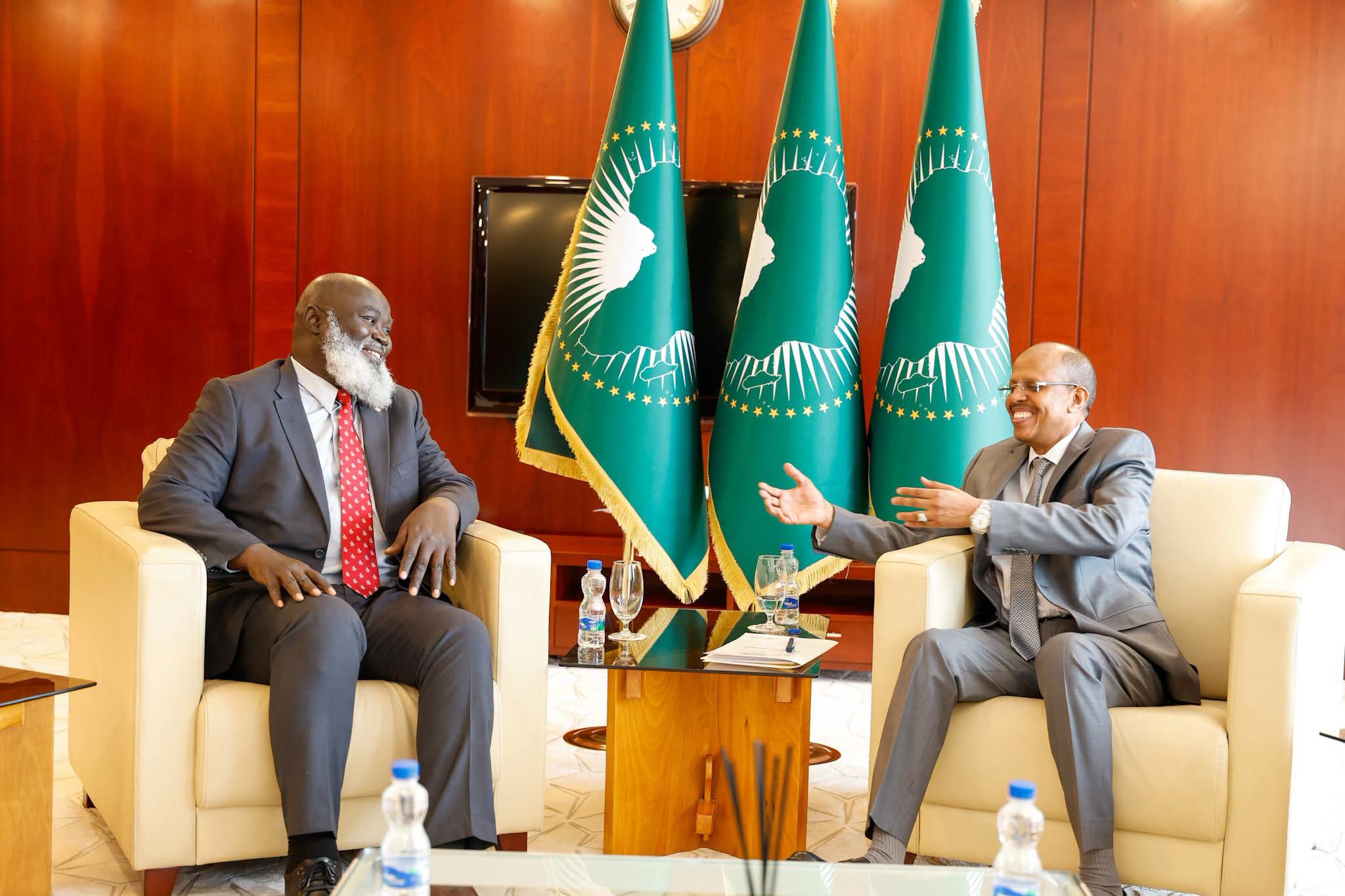 AUSSOM oo dardargelinaysa qorshaha wareejinta mas’uuliyadda amniga Soomaaliya