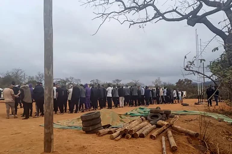 Ku dhawaad 100 Liibiyaan ah oo laga tarxiilay Koonfur Africa