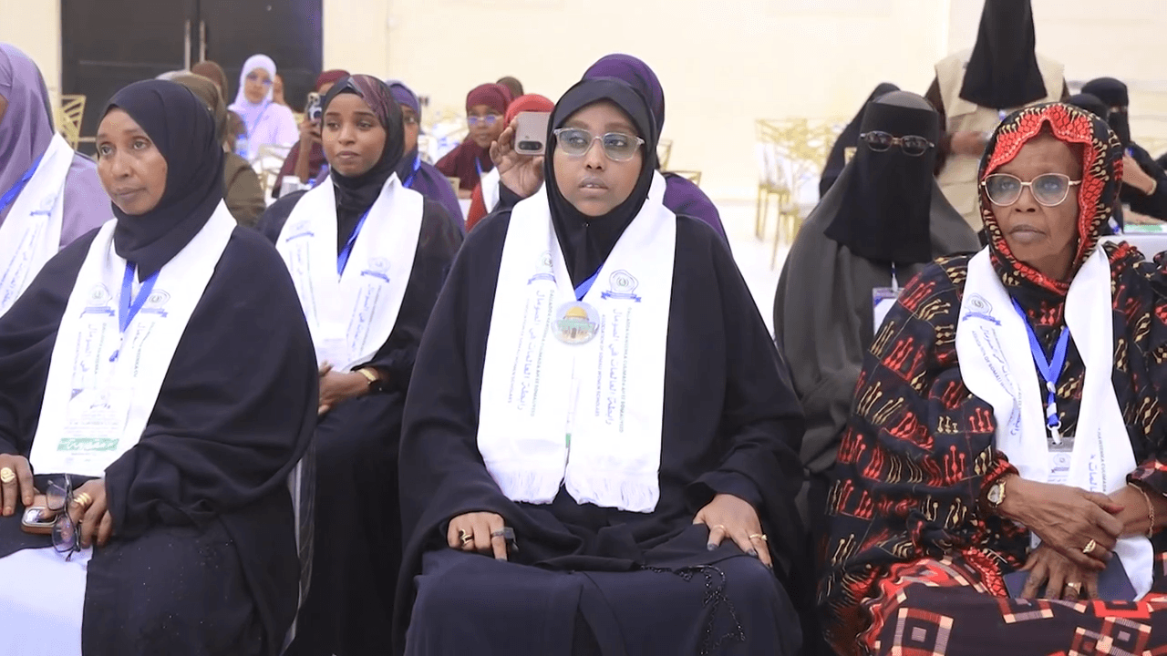 Dallada Haweenka Culimada Soomaaliyeed oo dowladda ugu baaqay inay nidaamiso waxyaabaha lagu baahiyo baraha bulshada