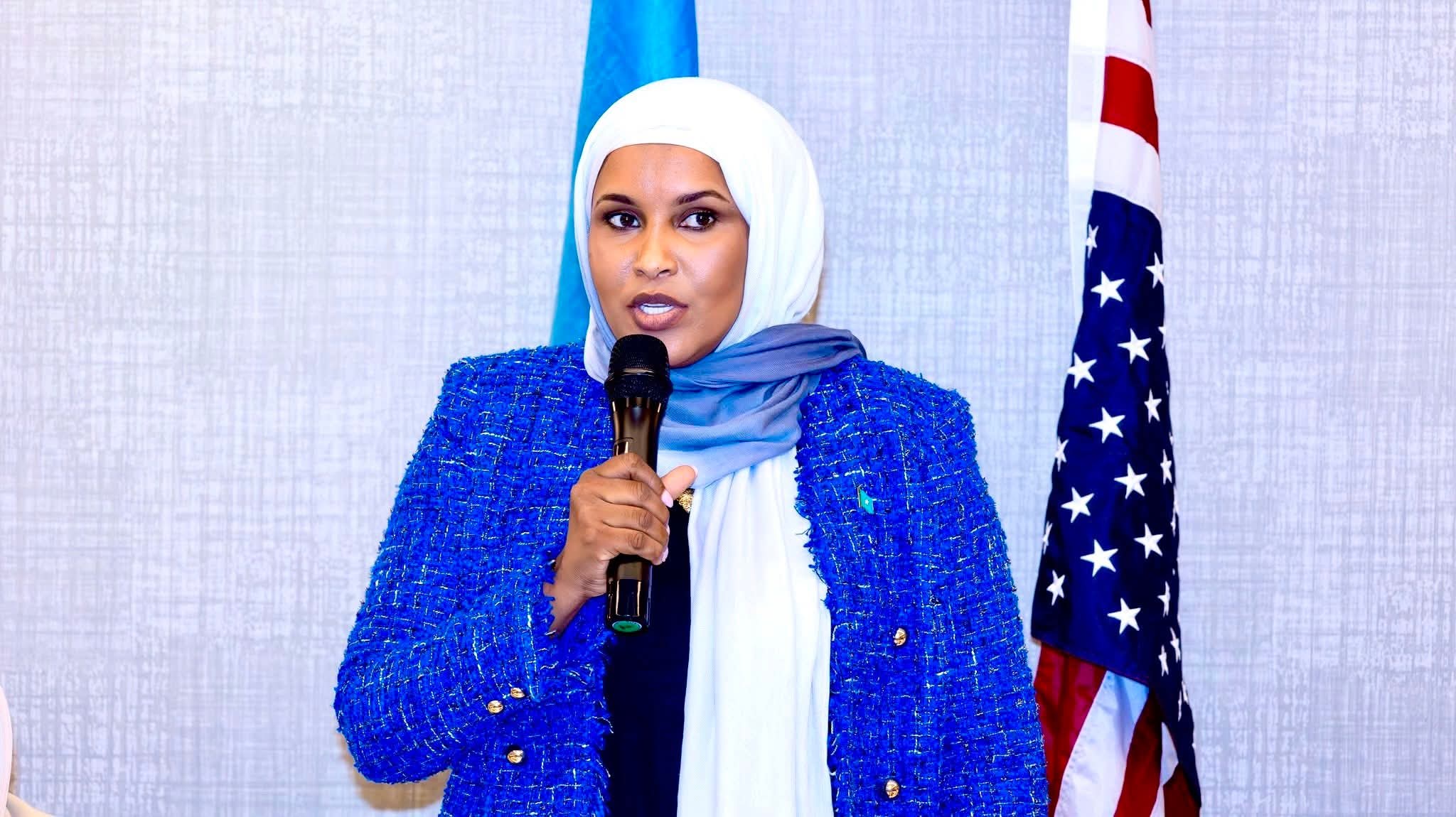 Xildhibaan Fardowsa Cismaan oo iska casishay Xisbiga JSP