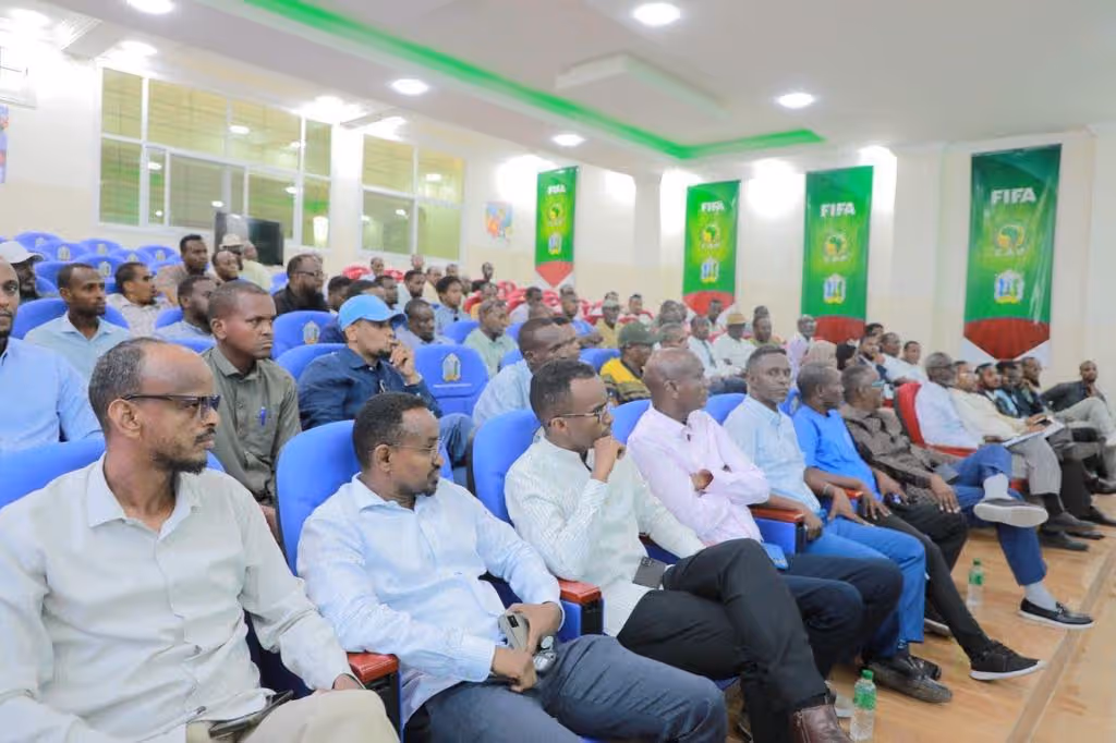 Maxaa sababay in xilka laga xayuubiyo Hoggaanka Xiriirka Kubadda Cagta Jabuuti?