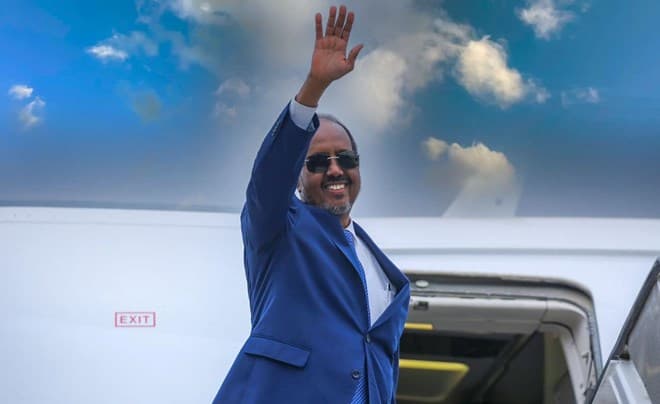 Madaxweyne Xasan Sheekh oo ka qayb gelaya tacsida Amiirkii hore ee Qatar