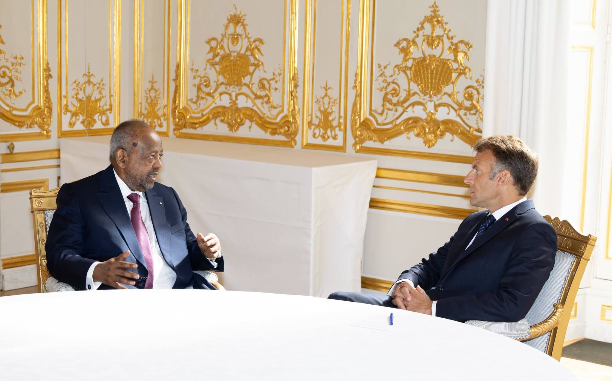 Maxay kawada hadleen Madaxweyne Geelle iyo dhiggiisa Faransiiska?
