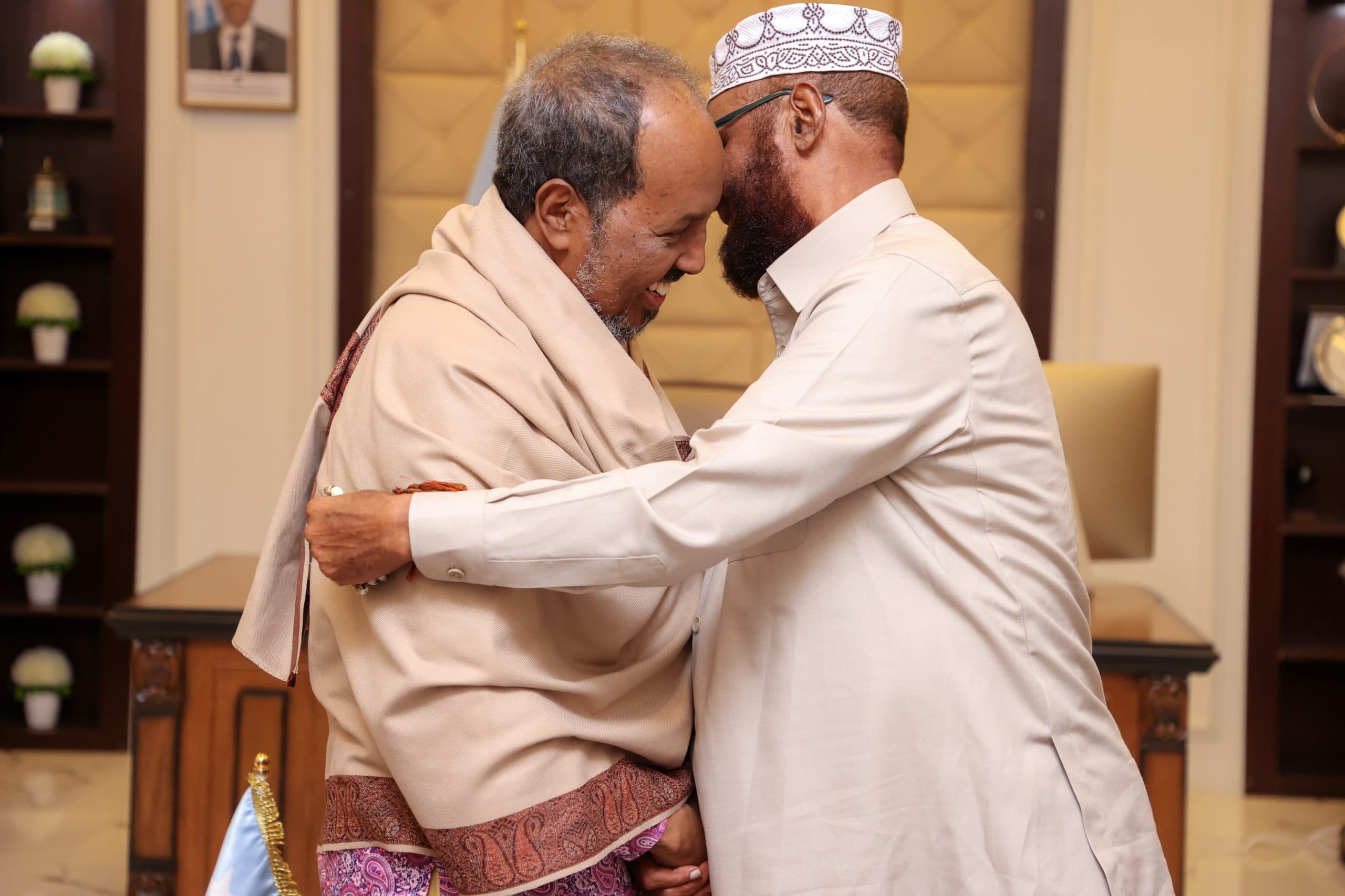 Madaxweyne xasan sheekh ayaa kulamo kula qaadanaayo odayasha ku dhaqan deegaanada Galmudug.