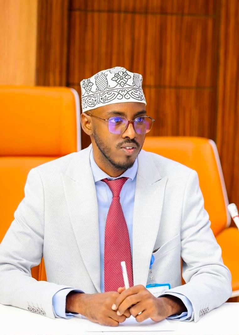 Aragti: Siyaasadda Ra’iisul Wasaare Xamsa ee Ilaalinta Midnimada Dalka iyo Dhammaystirka Hannaanka Federaalka