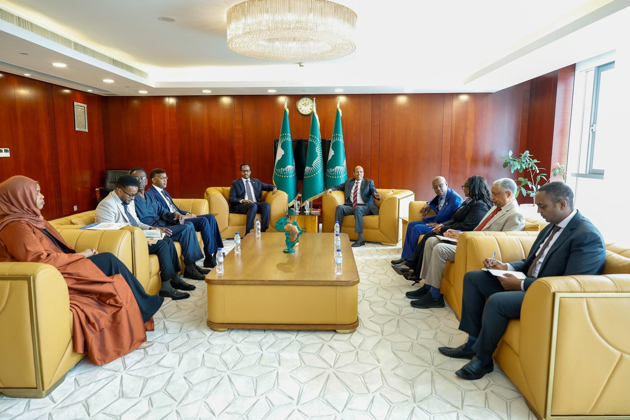  Guddoomiyaha Midowga Afrika oo Soomaaliya ku bogaadiyay ansixinta heshiiska AfCFTA