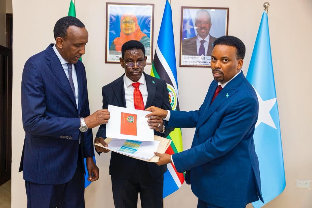 Soomaaliya oo loo ogolaaday daabacaadda Baasaboorka Ururka Bulshada Bariga Afrika 