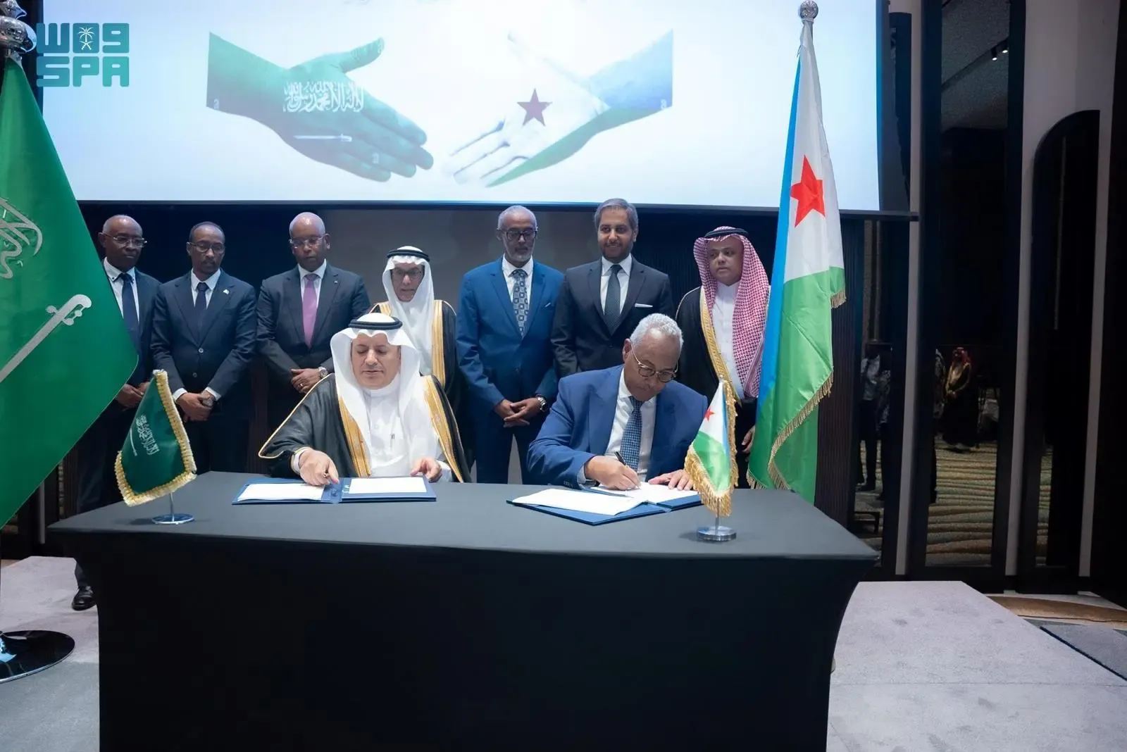 Jabuuti iyo Sacuudiga oo kala saxiixday heshiis maalgashi oo 92 sano ah