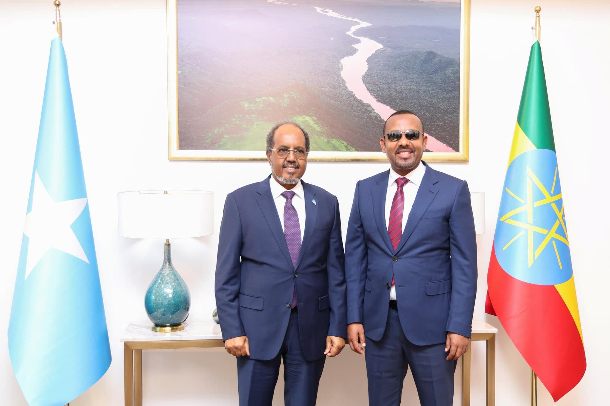 Xasan Sheekh iyo Abiy oo kawada hadlay amniga gobolka 