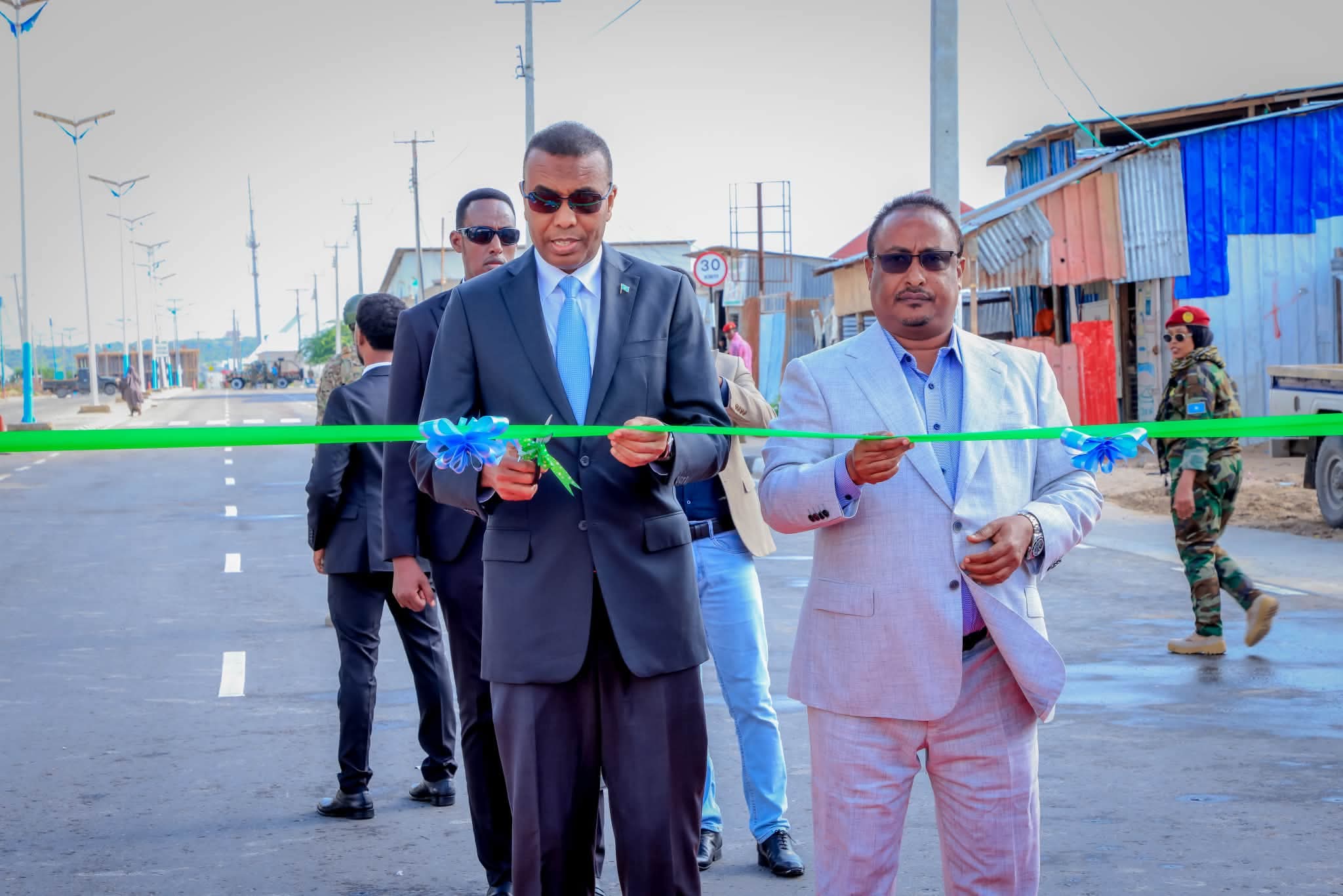 Xamse oo xarigga ka jaray waddo 2 KM ah oo laga hirgeliyay degmada Deyniile