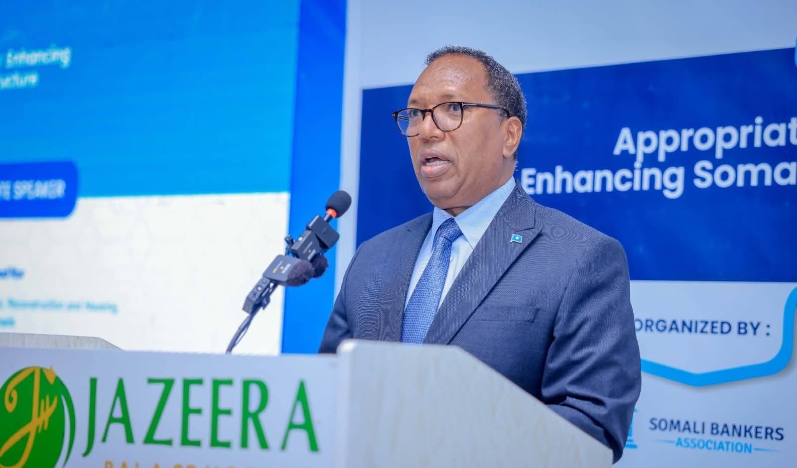 Soomaaliya oo qorsheyneysa inay barakacayaasha u dhisto 2,000 oo guri 