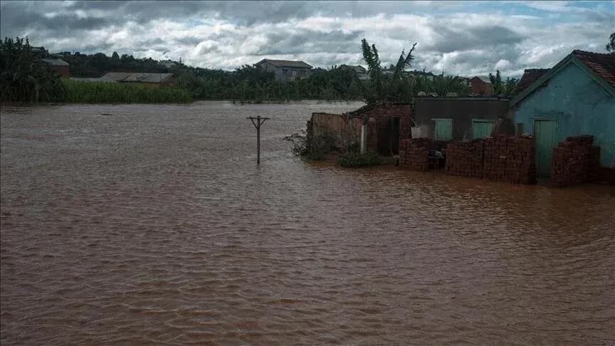 In ka badan 20 qof oo ku dhimatay doon kula degtay bartamaha Afrika