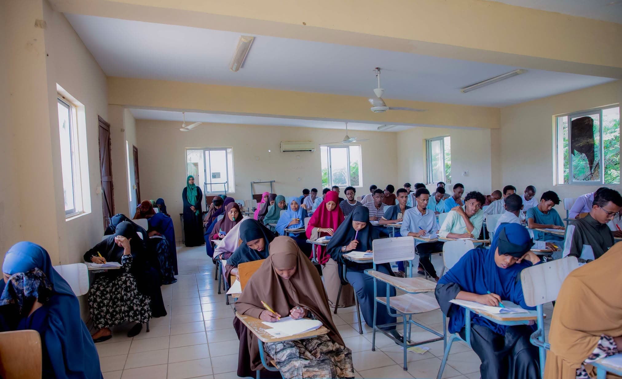 Imisa arday ayaa u fariisatay imtixaanka aqbalaadda Jaamacadda Ummadda Soomaaliyeed?