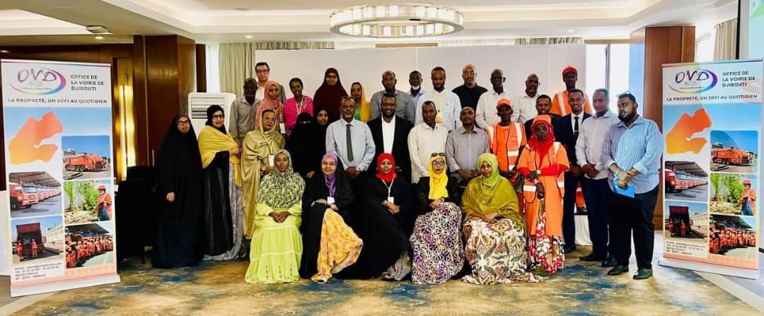 Jabuuti oo dadaal ugu jirta xal u helidda qashinka   