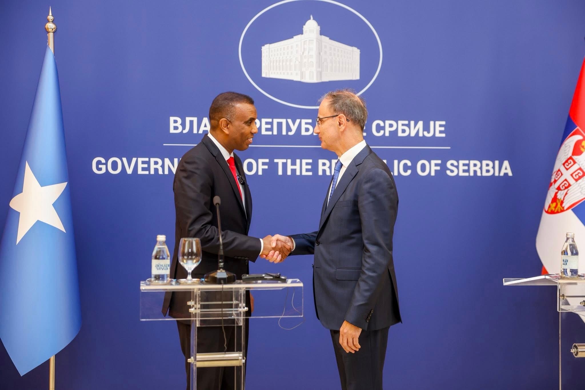 Soomaaliya iyo Serbia oo kala saxiixday heshiis caafimaad
