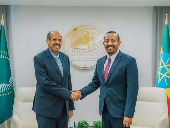 Guddoomiyaha Midowga Afrika oo Abiy Axmed ugu hambalyeeyay dib-u-doorashadiisa