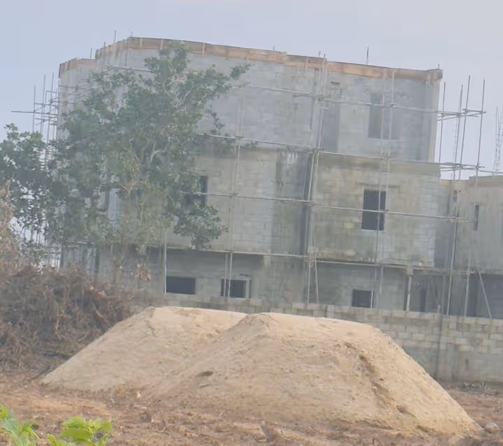 Dhismo ka socda dhul markii hore loogu talagalay safaaradda Soomaaliya ee Abuja.