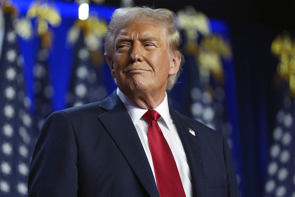 Madaxweyne Trump oo Saxiixay Amar Ku Dhawaaqaya Canshuur Cusub oo Ganacsi