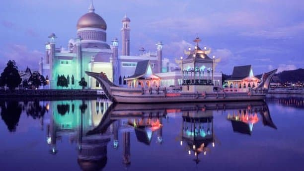 Brunei.. dal ay dadkiisa Muslimka aan ahayn soomaan bisha Ramadaan