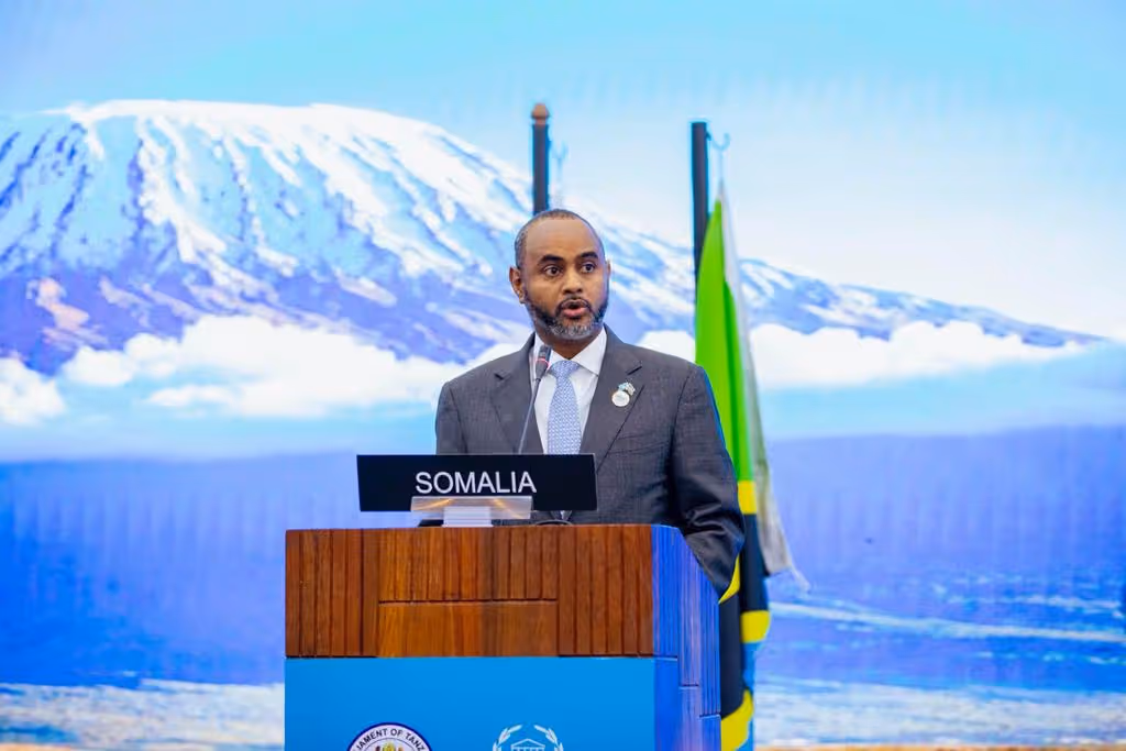 Guddoomiyaha Golaha Shacabka oo sheegay in Soomaaliya mudnaan siinayso wada-hadalka siyaasadeed