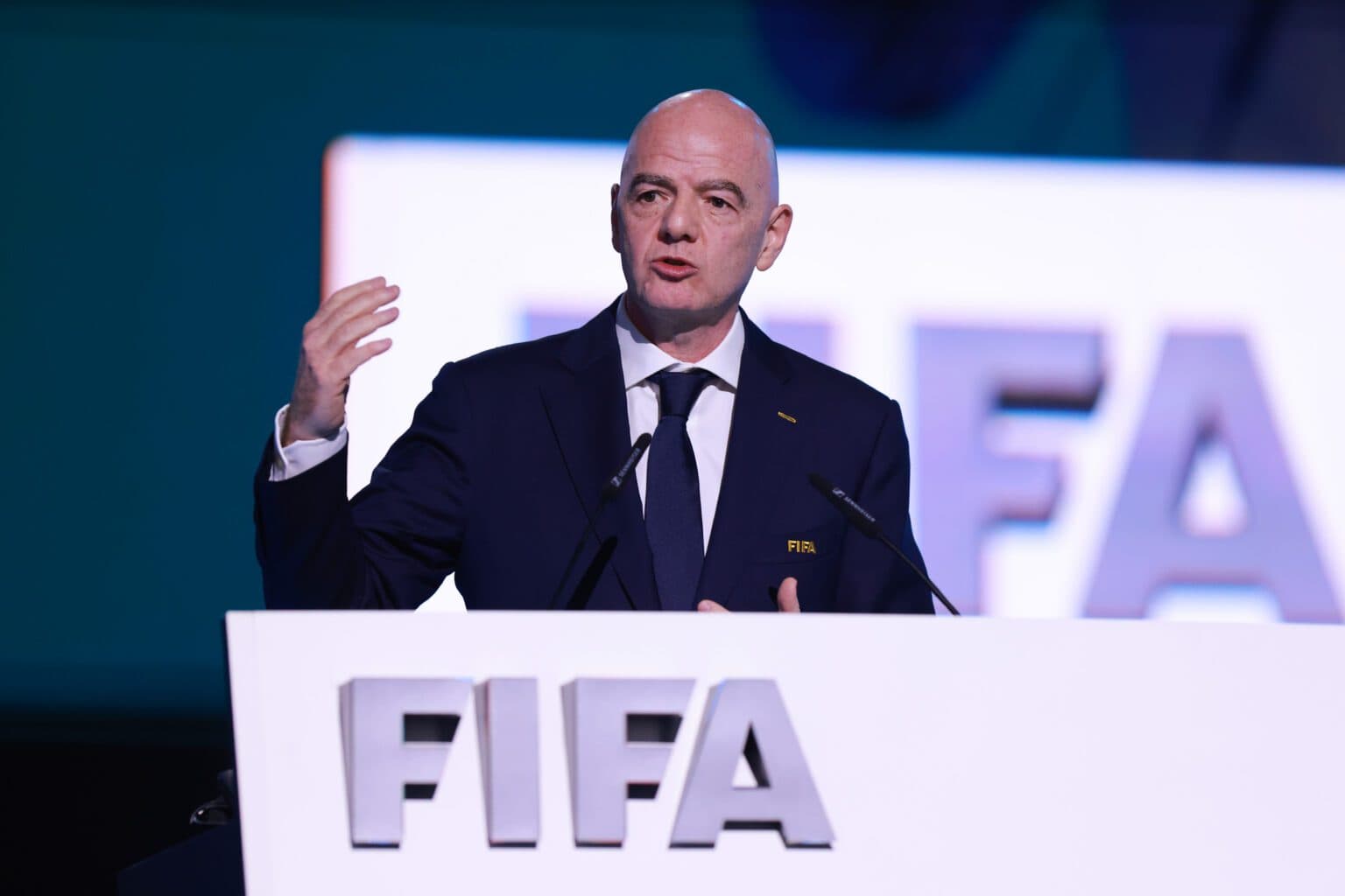 Maxay FIFA ka tiri go'aanka loogu diiday garsoore Cartan gelitaanka Mareykanka? 