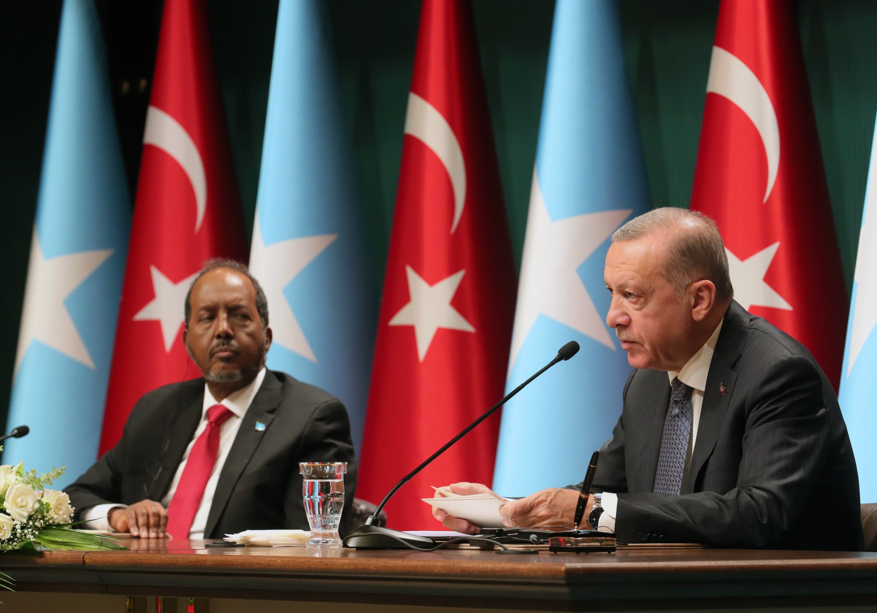 Turkiga oo beeniyay in Soomaaliya xayiraad fiiso ku soo rogtay muwaadiniinta  